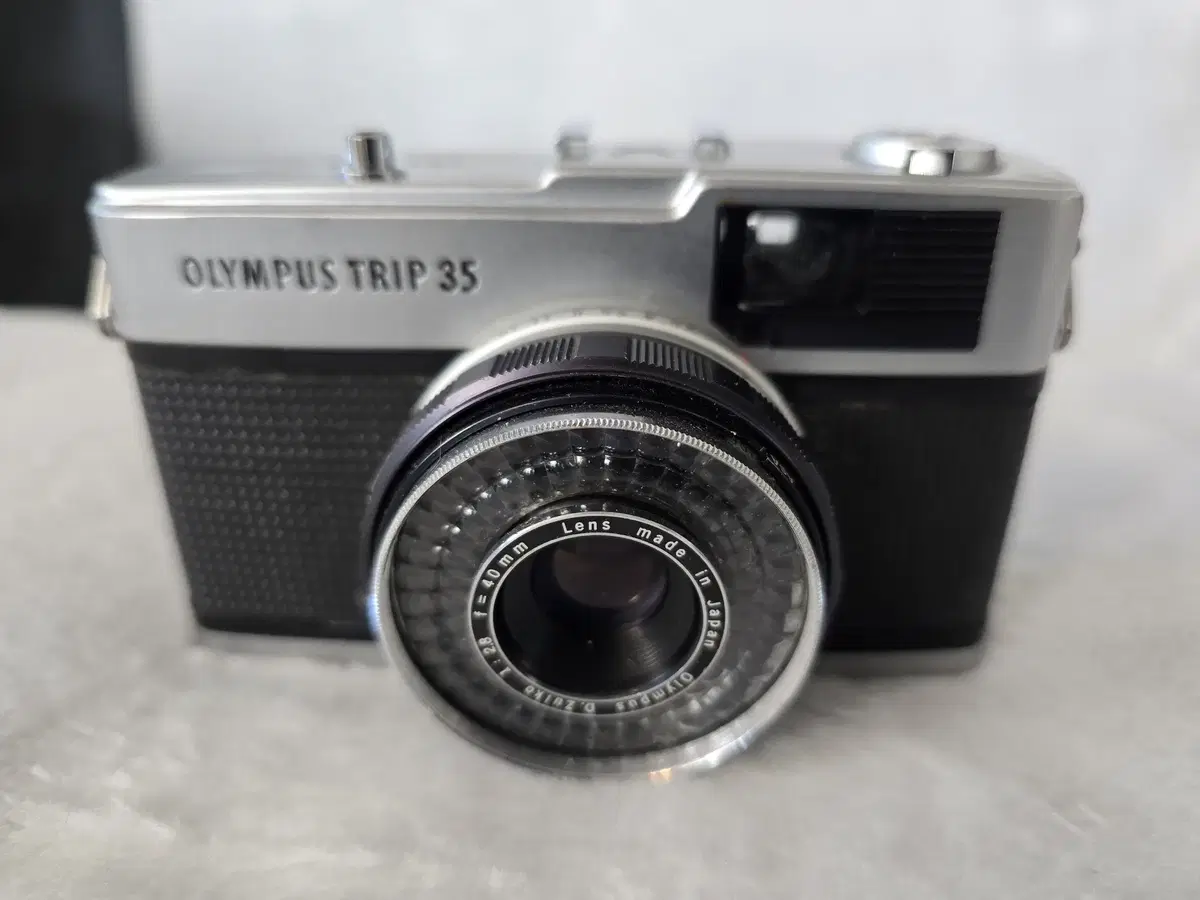 OLYMPUS TRIP 35